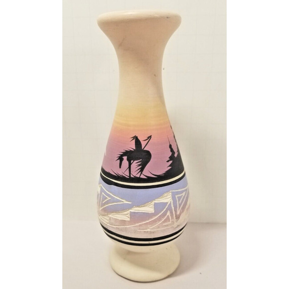 Navajo S.W. Native American Ceramic Vase 5.25 Inches Height - Picture 1 of 6